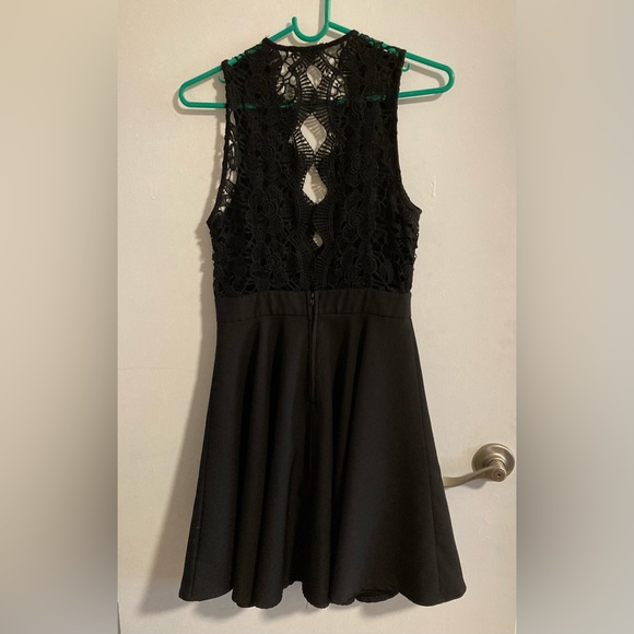 Black little dress - Picture 3 of 4